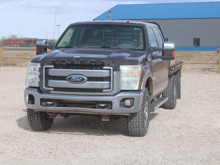 2011-ford-f250-lariat-image-2
