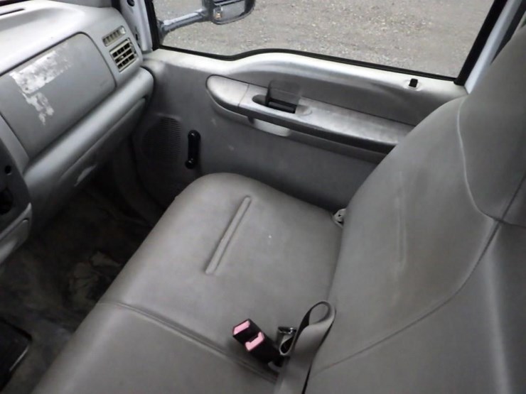 2004-ford-f450-image-30