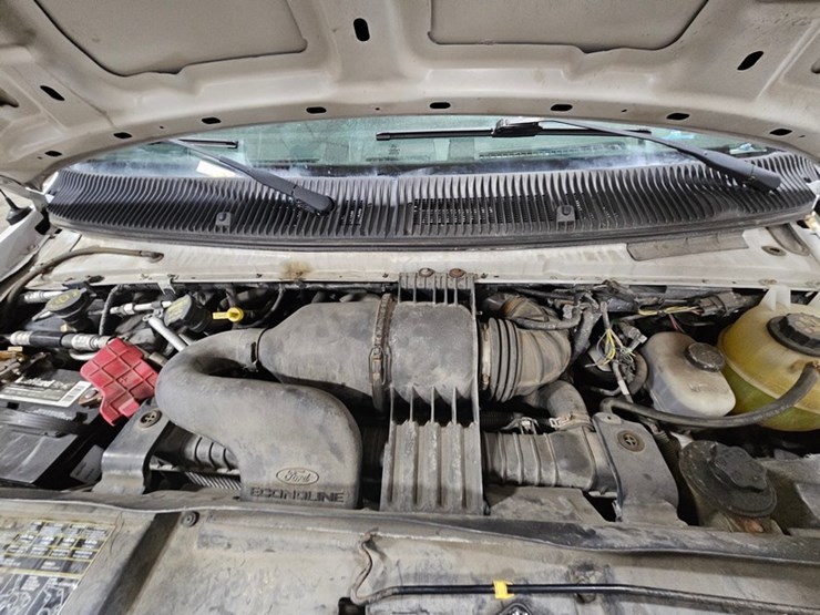 2012-ford-e350-image-9