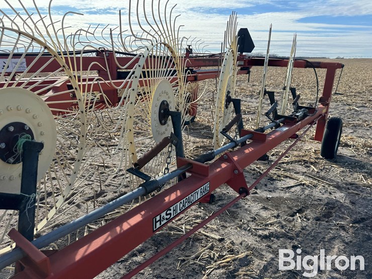 h&s-12-wheel-high-capacity-rake-image-17