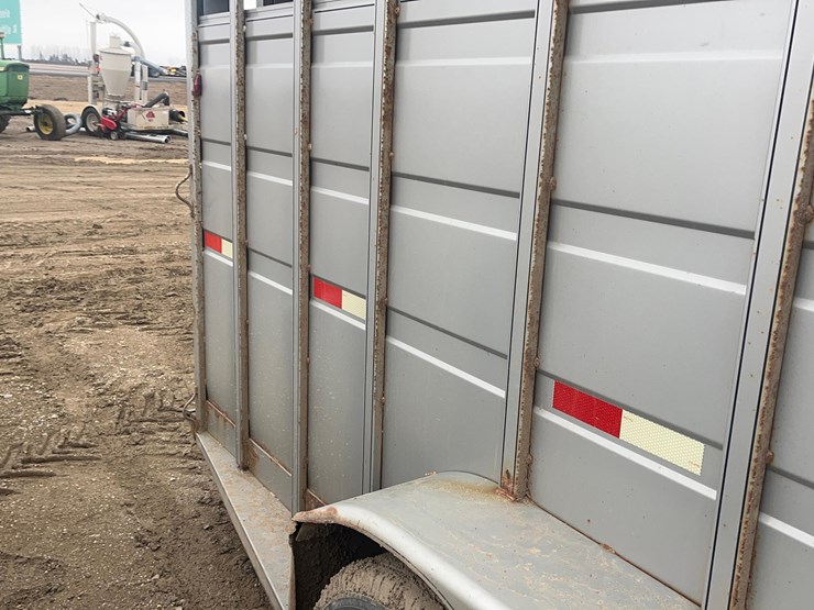 2012-titan-trailer-image-8