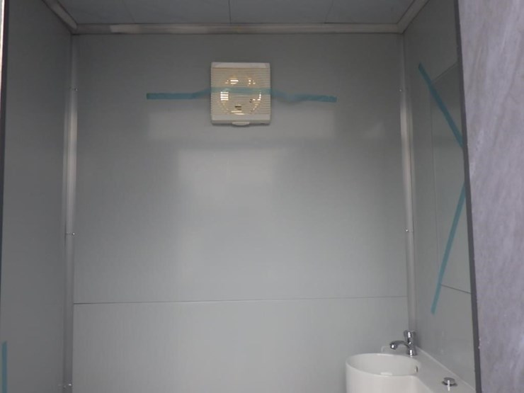single-stall-portable-toilet-image-7