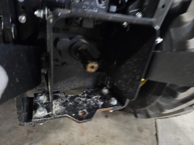 2024-john-deere-1025r-image-18