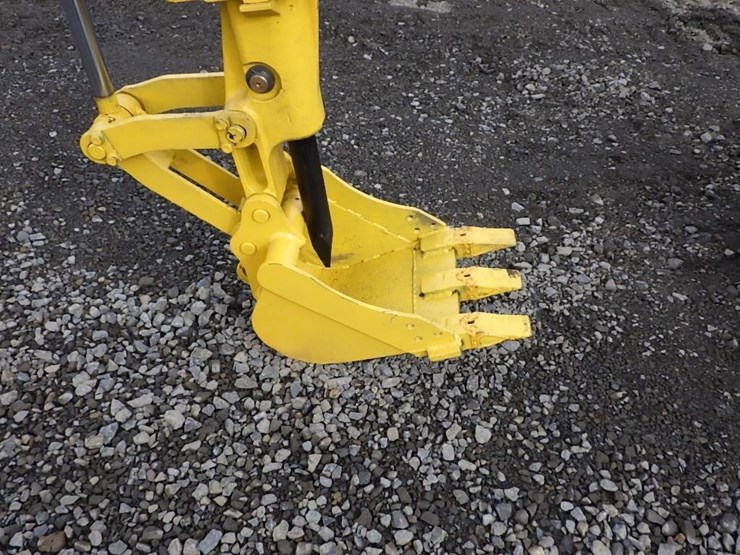 komatsu-pc12uu-image-19