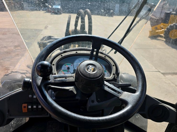 2011-caterpillar-924h-image-19