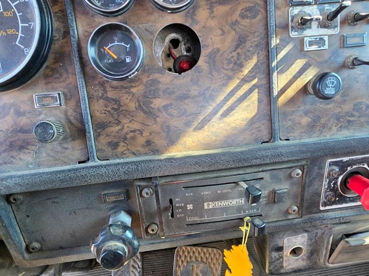1993-kenworth-t800b-image-30