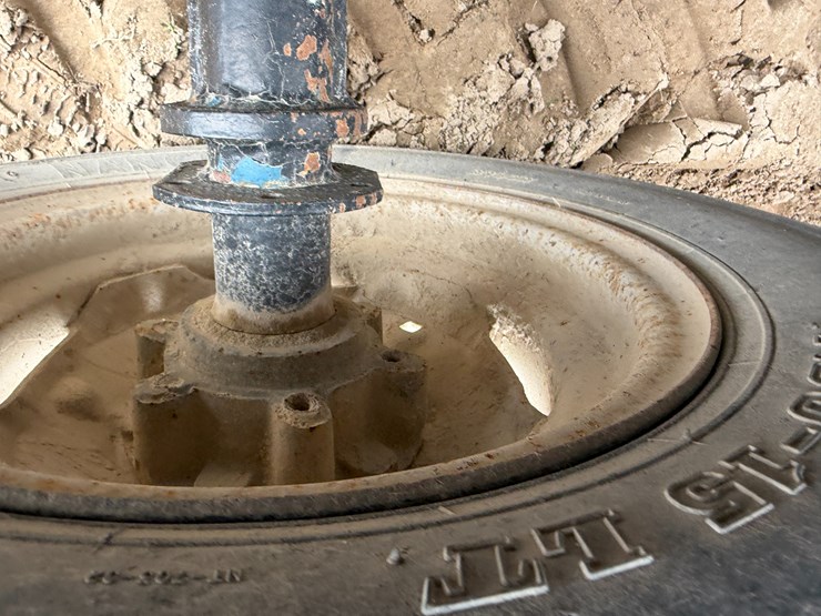 #41261-•-kbh-1000-gallon-fuel-wagon-image-13