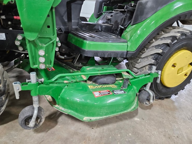 2018-john-deere-1025r-image-13