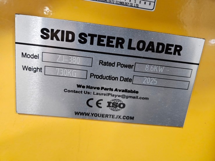 chevrolet-1ton-image-24