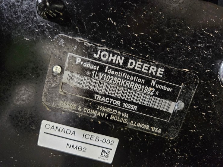 2024-john-deere-1025r-image-45