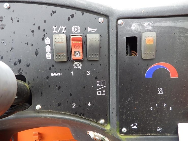 2013-jlg-g9-43a-image-24