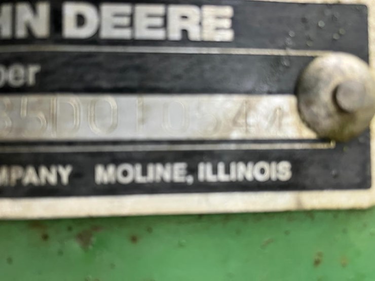 john-deere-235-image-12