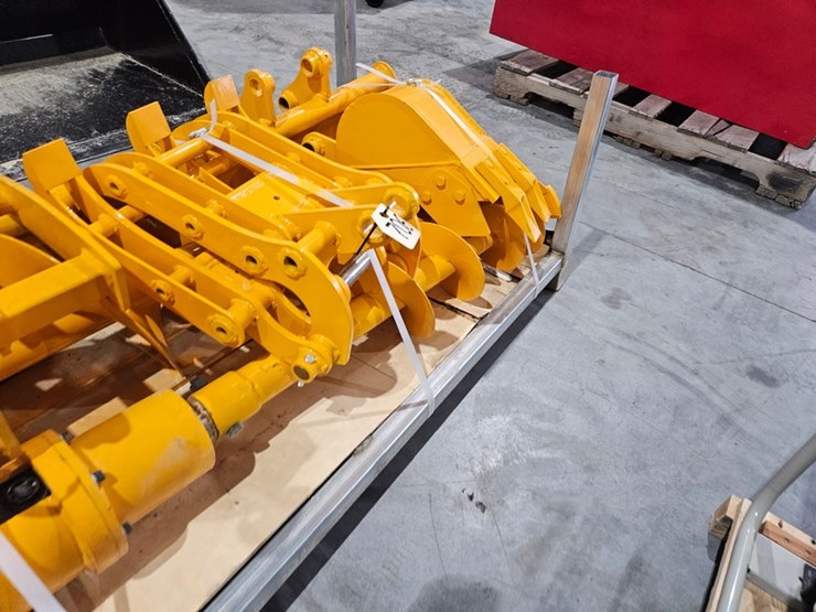 #706-•-giyi-mini-excavator-set-image-11