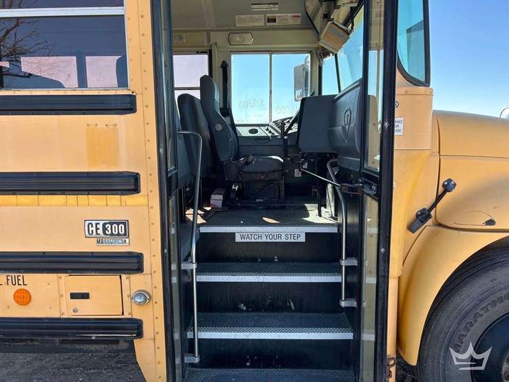 2010-chevrolet-tahoe-image-14