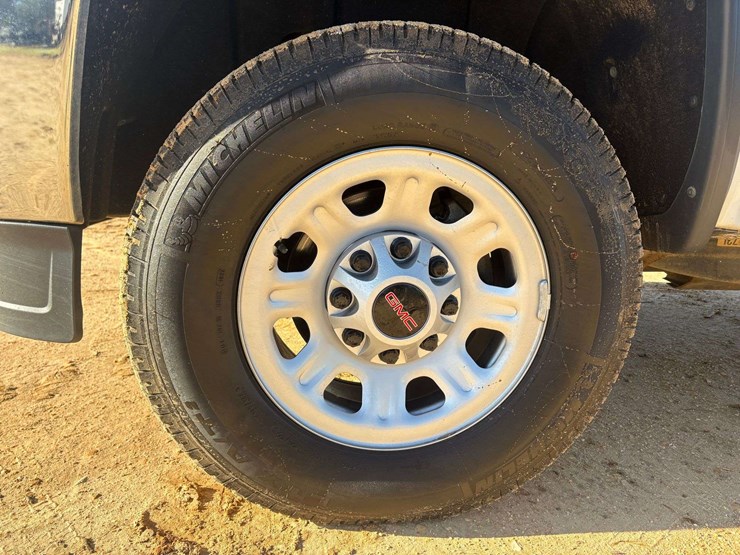 2019-gmc-2500-image-8