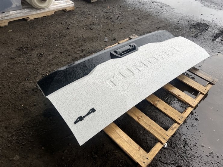 toyota-tundra-image-2