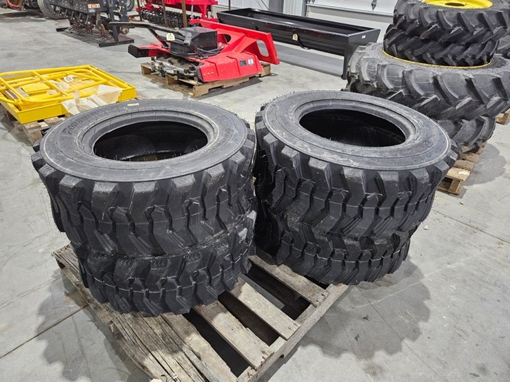 #659-•-2026-forerunner-sks1-(4)-12-16.5-tires-image-1