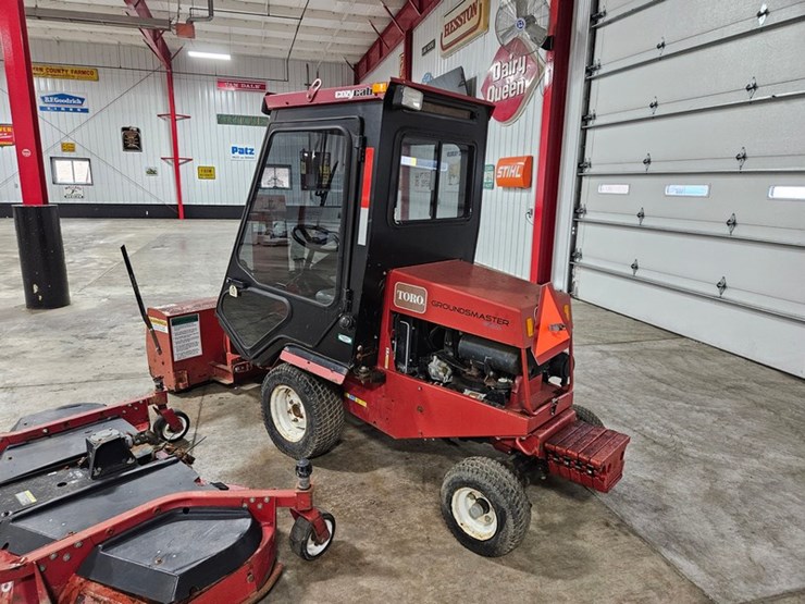 toro-groundsmaster-328d-image-3