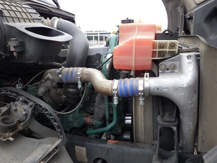 2011-volvo-vnl-t/a-truck-tractor-image-20