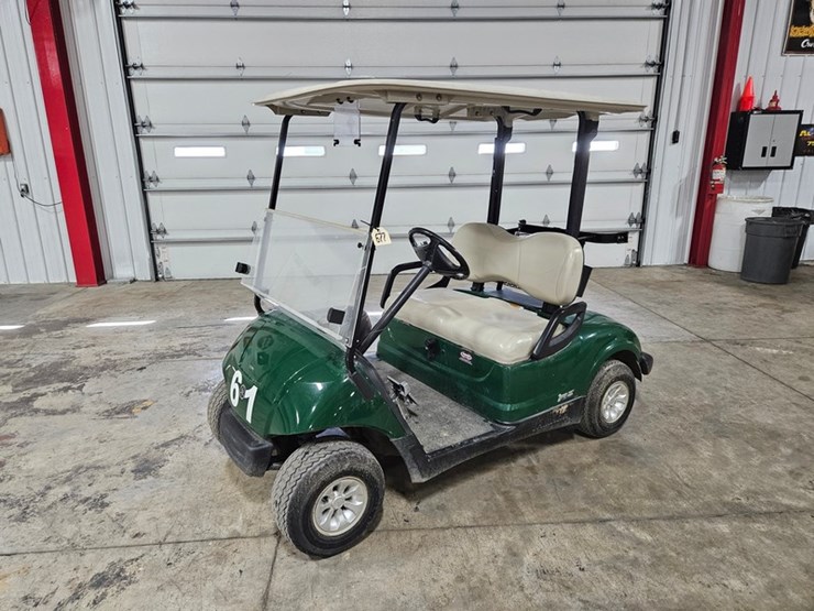 #677-•-yamaha-gas-golf-cart-image-1
