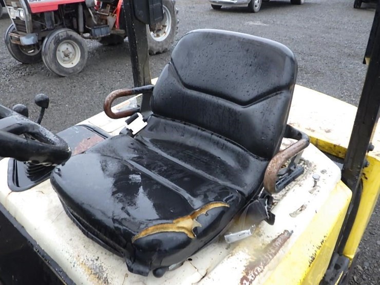 yale-gp050tgnuae084-forklift-image-17