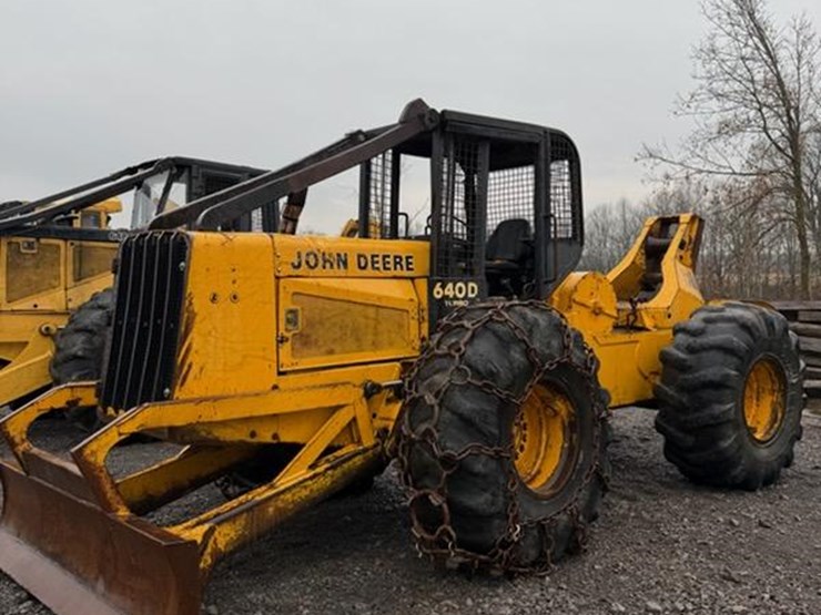 1989-john-deere-640d-image-1