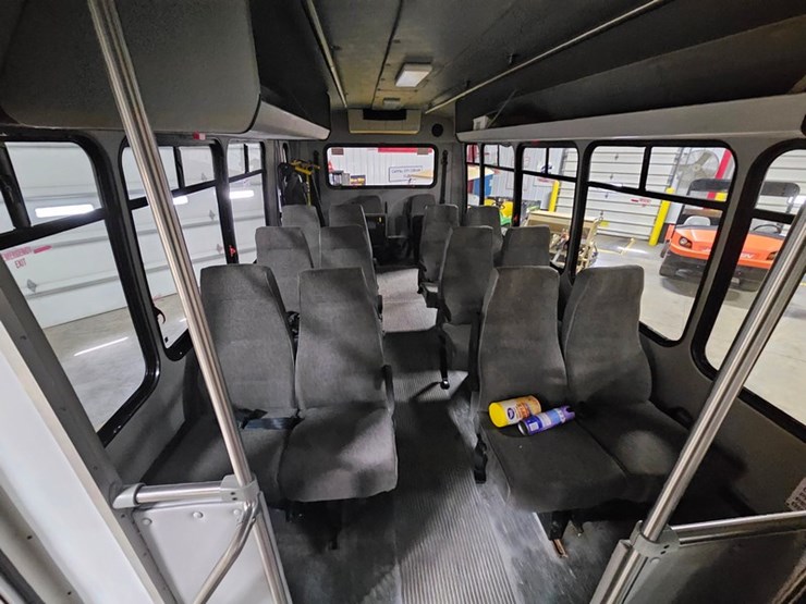 2012-ford-e350-image-13