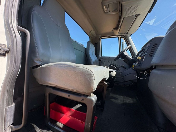 2007-international-durastar-4300-image-20