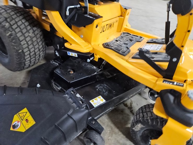 #699-•-2024-cub-cadet-ultima-zts2-zero-turn-mower-image-10