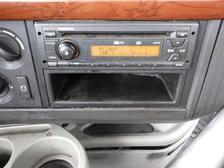 2011-volvo-vnl-t/a-truck-tractor-image-41