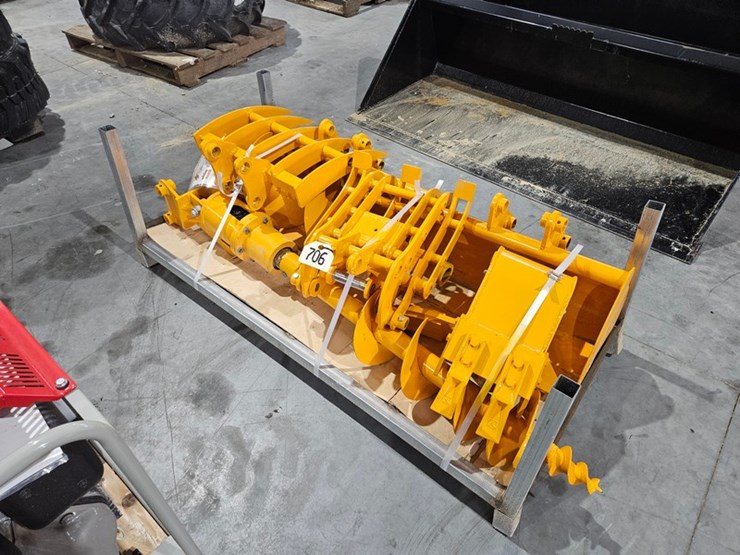 #706-•-giyi-mini-excavator-set-image-1