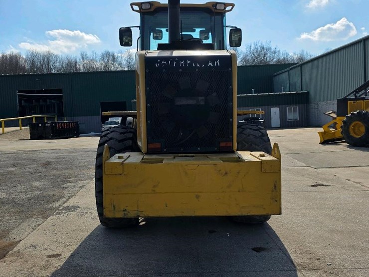 2011-caterpillar-924h-image-3