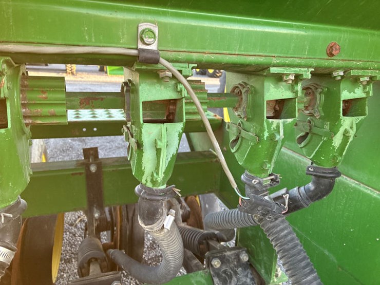 john-deere-750-image-11