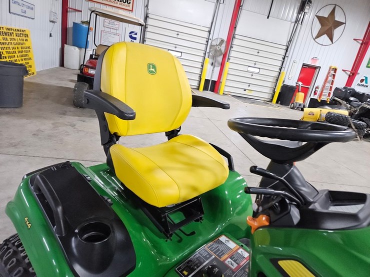 2020-john-deere-x758-image-30
