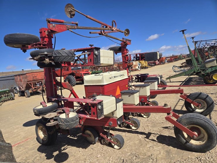 international-800-image-7