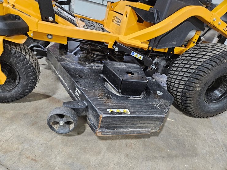 #699-•-2024-cub-cadet-ultima-zts2-zero-turn-mower-image-11