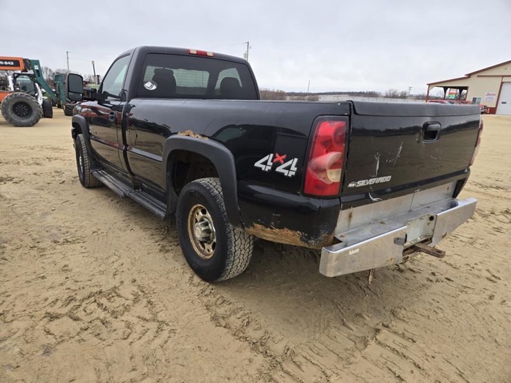 #50-•-2006-chevroley-k2500-hd-truck-image-11