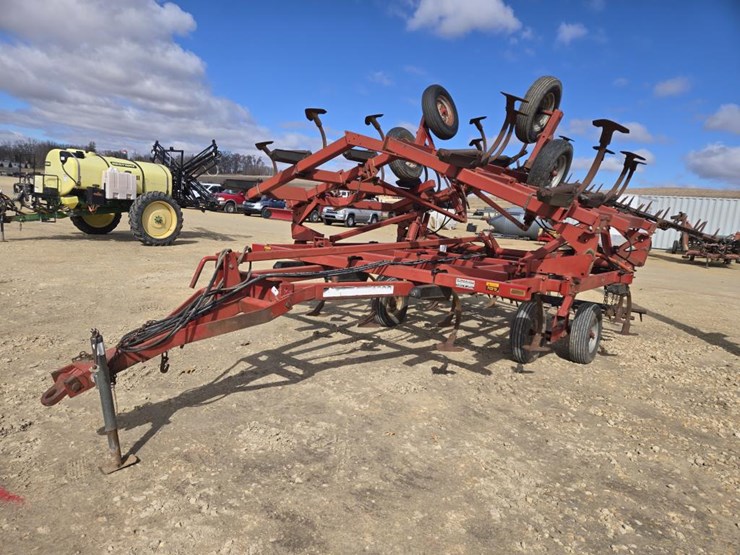 case-ih-4300-image-3