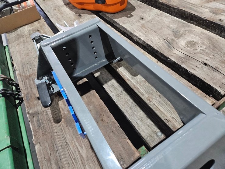 #693-•-b&w-companion-gm-5th-wheel-mount-image-4