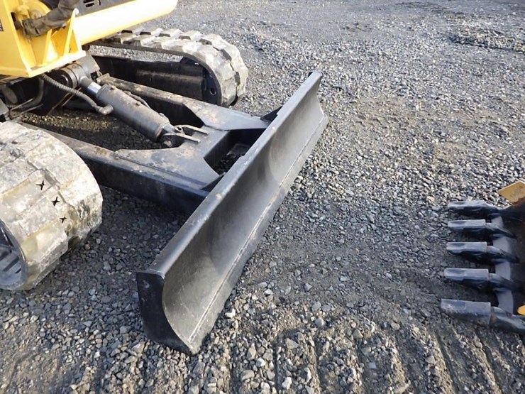 caterpillar-305.5-image-36