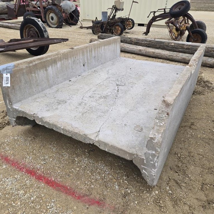 #79 • CONCRETE FEED BUNK