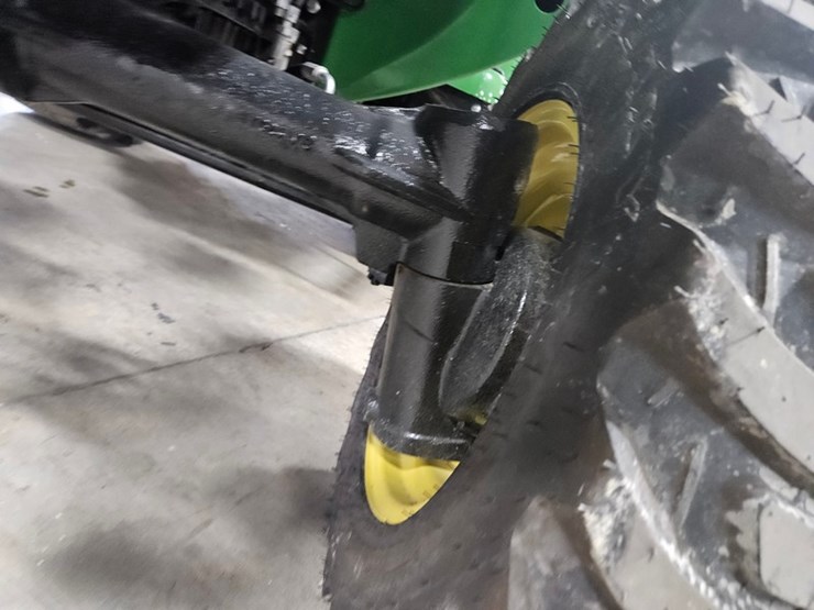 2025-john-deere-3032e-image-42