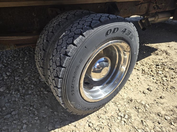 2003-gmc-topkick-image-8