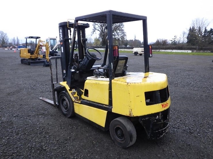 yale-gp050tgnuae084-forklift-image-7