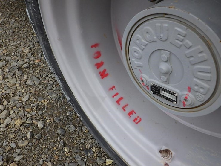 2017-genie-gs-4390-scissor-lift-image-25