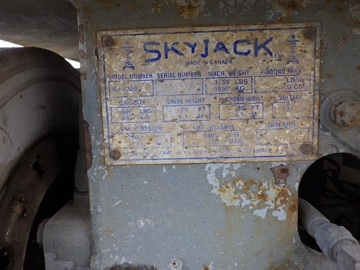 1997-skyjack-sj-3220-scissor-lift-image-22