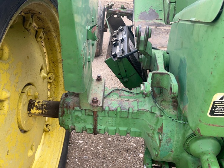 john-deere-3020-image-13