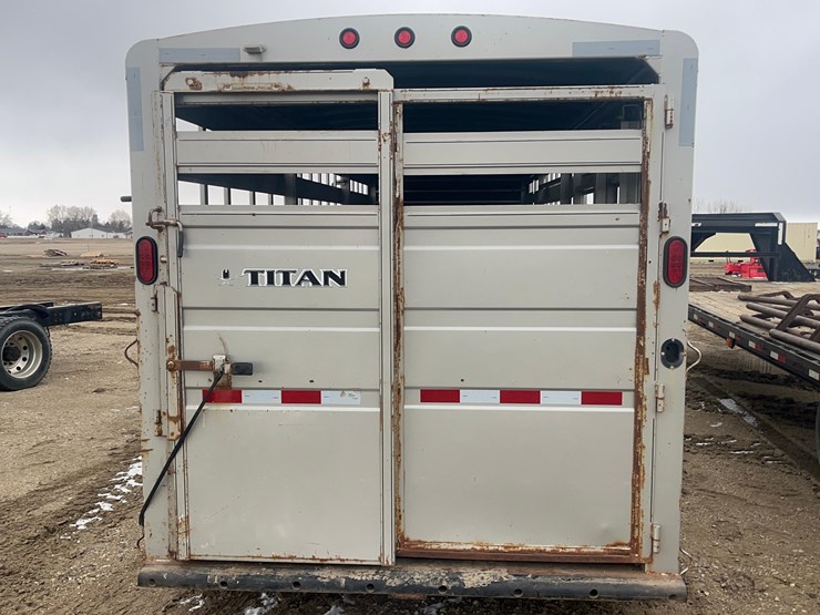 2012-titan-trailer-image-9