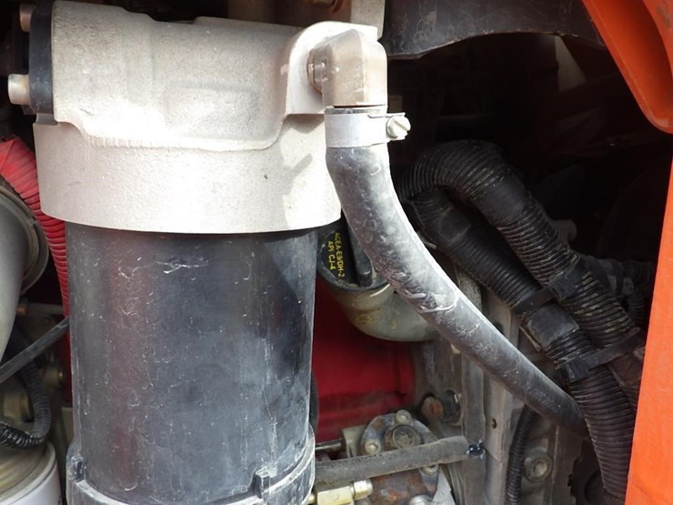 2015-jlg-8042-image-16