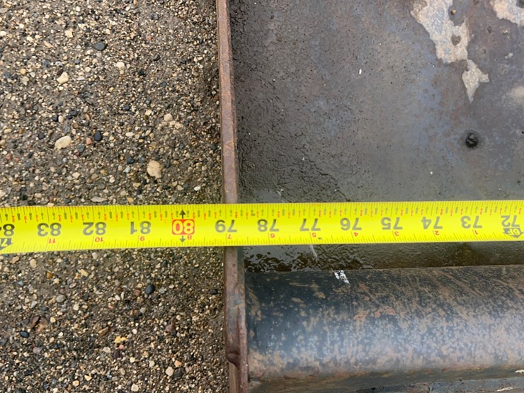 bobcat-tooth-bucket-image-6